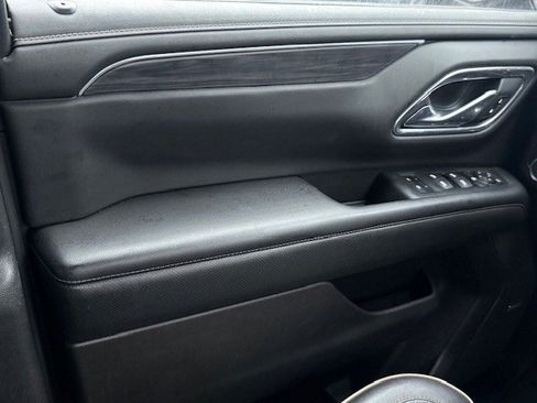 Used 2021 GMC Yukon XL SLT image 32