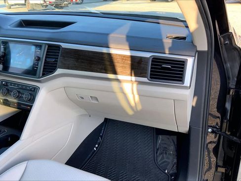 Used 2021 Volkswagen Atlas SE AWD/4WD image 18