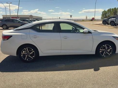 Used 2024 Nissan Sentra SV FWD image 9