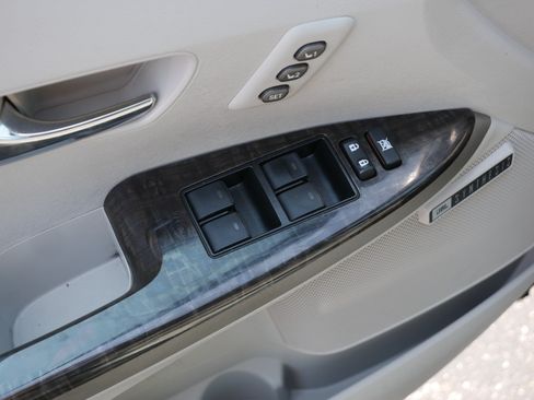 Used 2015 Toyota Venza Limited AWD/4WD image 19