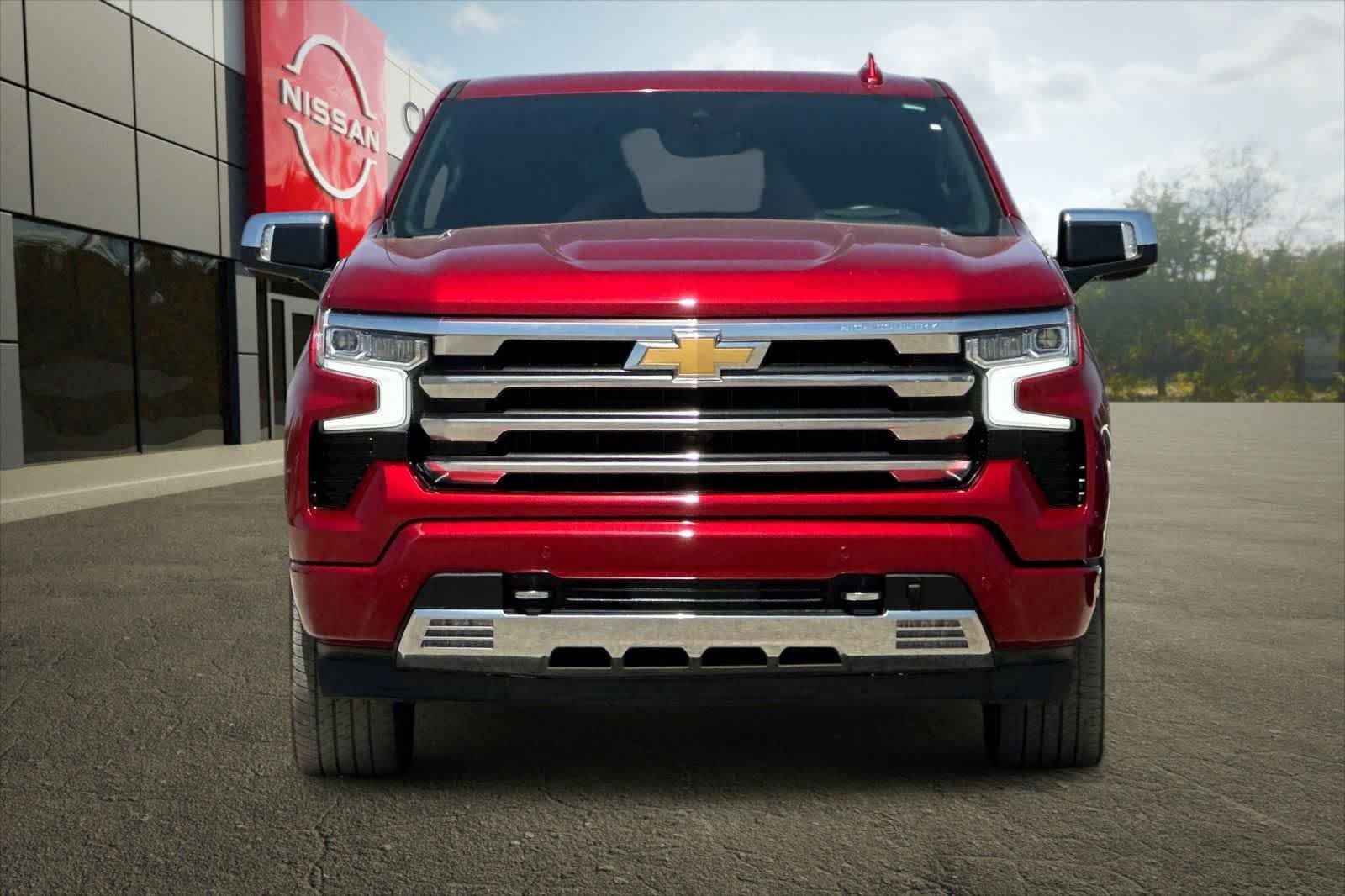 Used 2023 Chevrolet Silverado 1500 High Country w/ High Country Premium Package AWD/4WD image 11