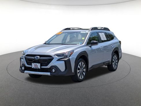Used 2025 Subaru Outback Limited AWD/4WD image 3