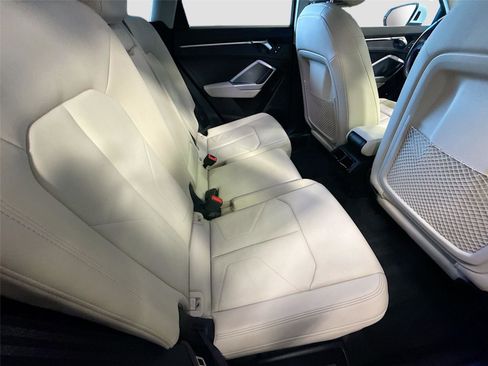 Certified 2021 Audi Q3 2.0T Premium w/ Convenience Package AWD/4WD image 27