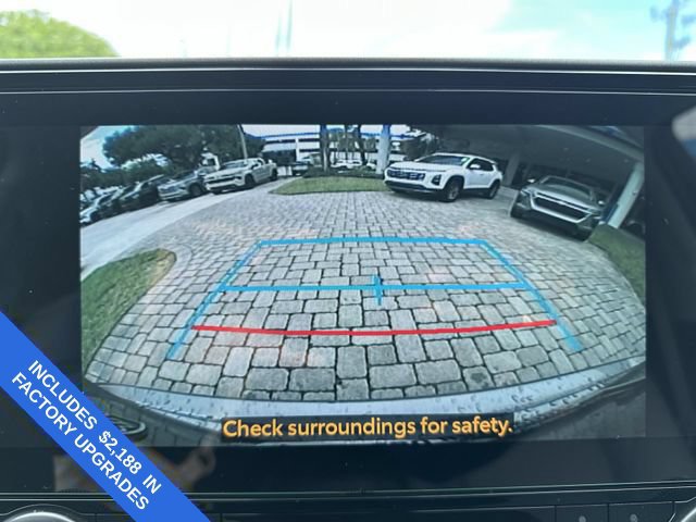 Used 2025 Toyota Highlander XLE FWD image 24