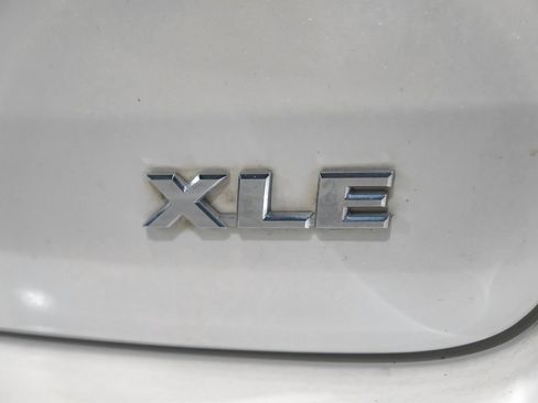 Used 2018 Toyota Highlander XLE FWD image 51