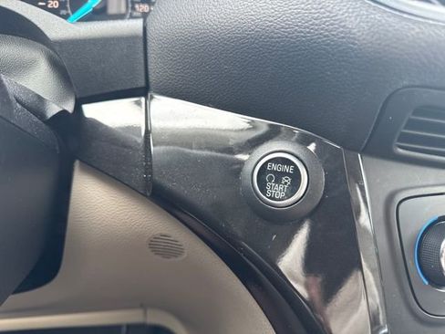 Used 2017 Ford Escape Titanium image 19