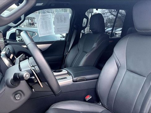 Used 2024 Lexus LX 600 F Sport image 18