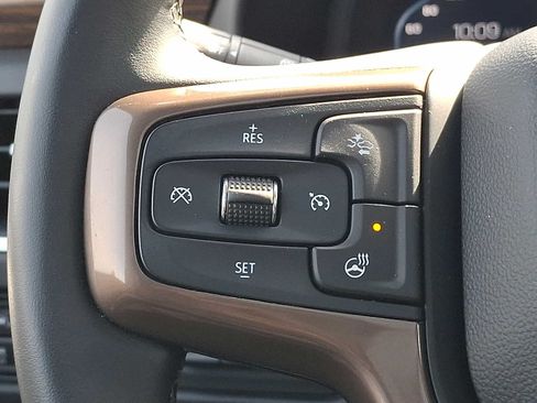 Used 2024 Chevrolet Suburban High Country AWD/4WD image 22