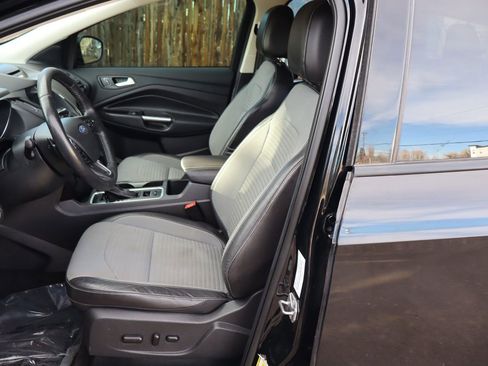 Used 2017 Ford Escape SE w/ Equipment Group 201A image 19