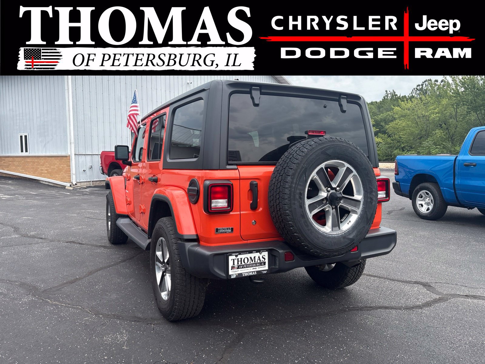 Used 2018 Jeep Wrangler Unlimited Sahara w/ Cold Weather Group AWD/4WD image 5