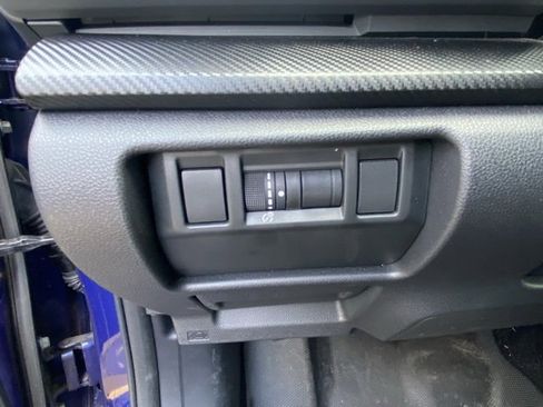 Used 2024 Subaru Crosstrek 2.0i Premium image 14