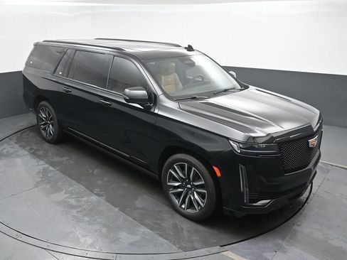 Used 2024 Cadillac Escalade ESV Sport w/ Touring Package image 36