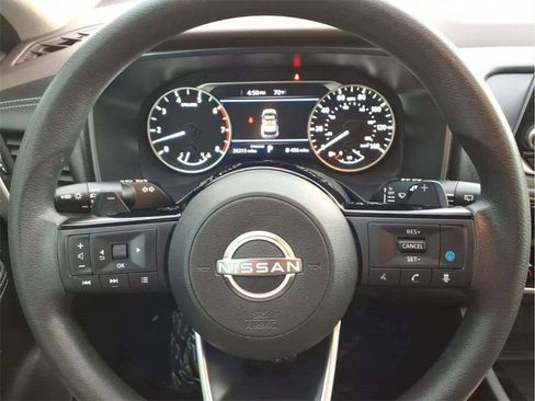 Used 2023 Nissan Rogue SV image 14