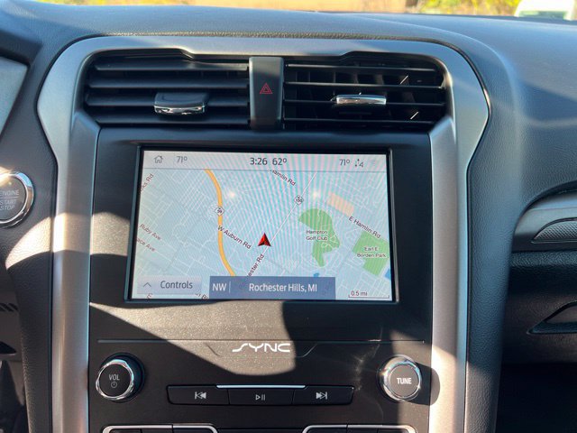 Used 2020 Ford Fusion SE FWD image 26