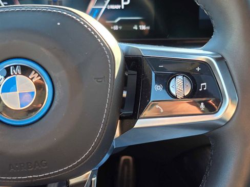 Used 2024 BMW i7 xDrive60 AWD/4WD image 31
