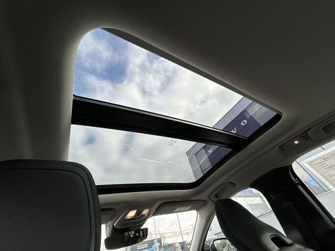 Certified 2025 Volvo S60 B5 Plus image 24