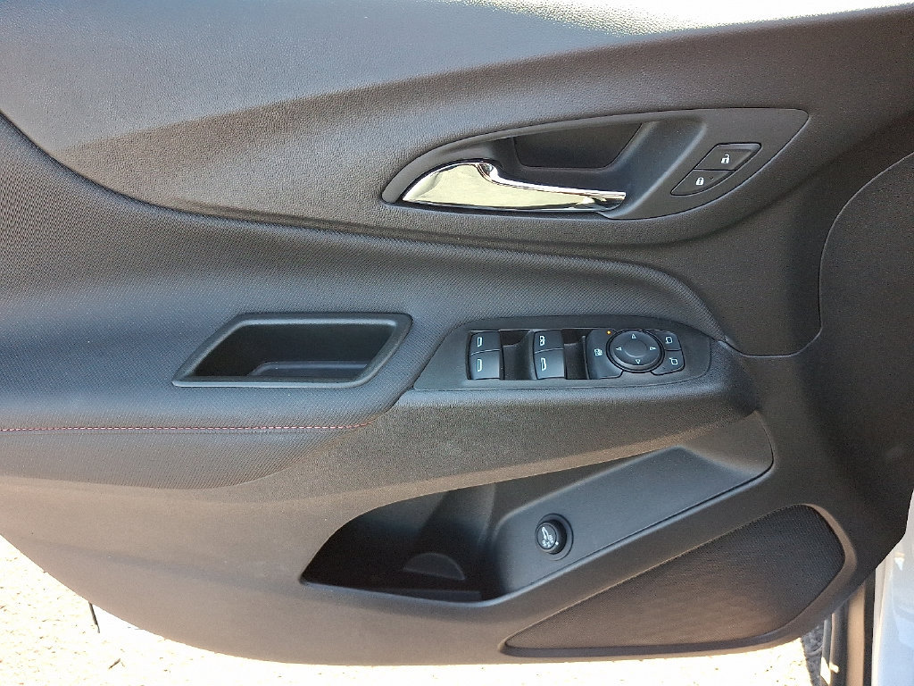 Certified 2024 Chevrolet Equinox RS AWD/4WD image 13