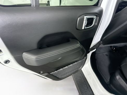 Used 2022 Jeep Wrangler Sahara w/ Safety Group image 27