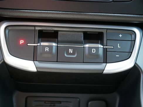 Used 2022 GMC Terrain SLT w/ Infotainment Package II AWD/4WD image 24