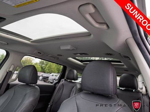 Used 2025 Kia Carnival SX Prestige FWD image 7
