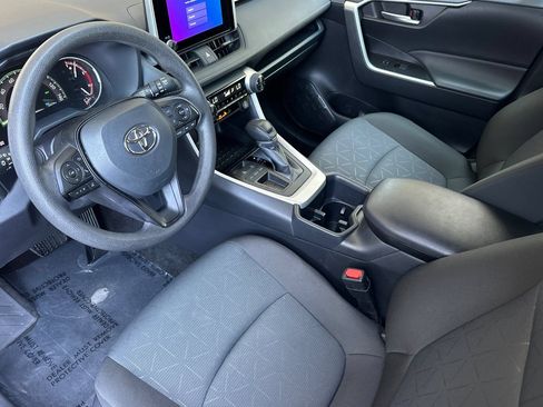 Used 2025 Toyota RAV4 XLE FWD image 10