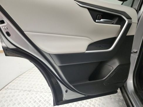 Certified 2020 Toyota RAV4 XLE Premium image 9