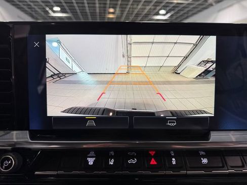 Certified 2025 Chevrolet Silverado 2500 LT w/ Convenience Package image 21