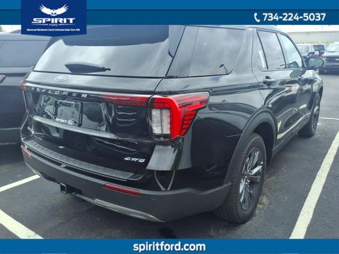 New 2026 Ford Explorer Active w/ Active Comfort Package AWD/4WD image 4