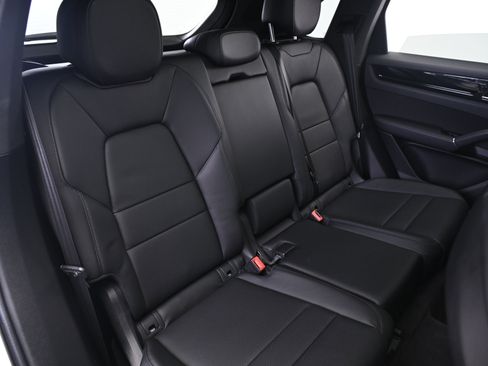 Certified 2022 Porsche Cayenne E-Hybrid image 19