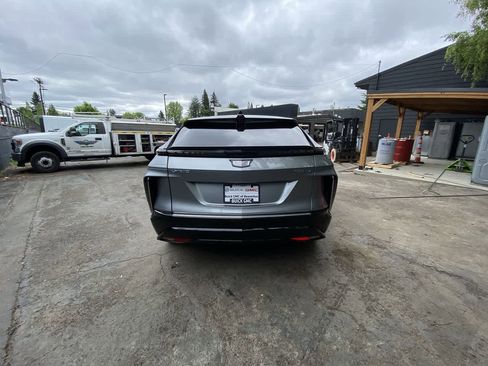 Used 2024 Cadillac Lyriq Luxury w/ LPO, Floor Liner Package AWD/4WD image 5