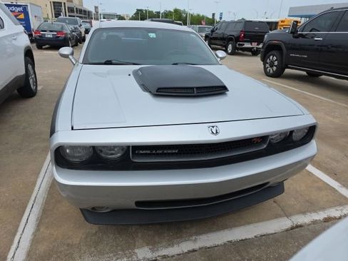 Used 2010 Dodge Challenger R/T RWD image 8