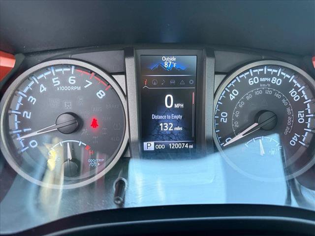 Used 2017 Toyota Tacoma TRD Off-Road w/ Premium & Technology Package AWD/4WD image 11