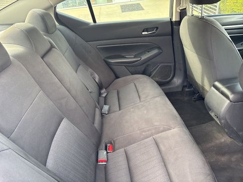 Used 2022 Nissan Altima 2.5 SV FWD image 14