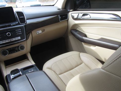 Used 2016 Mercedes-Benz GLE 350 w/ Premium Package image 14