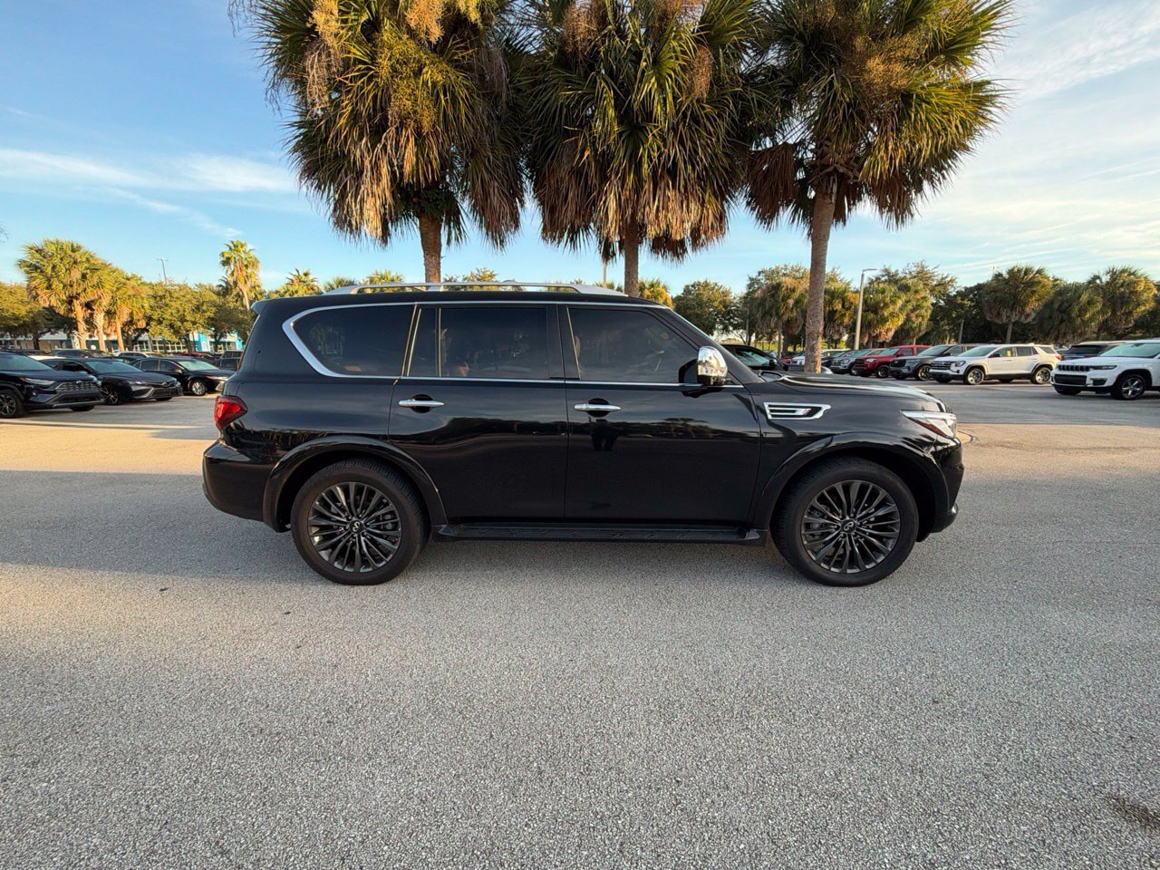 Used 2023 INFINITI QX80 Sensory w/ Cargo Package AWD/4WD image 4