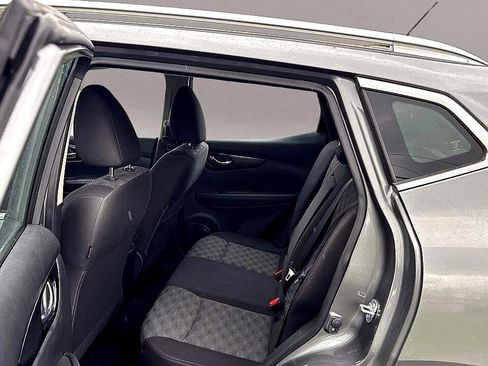 Used 2017 Nissan Rogue Sport SV w/ SV Premium Package image 13