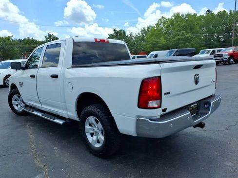 Used 2022 RAM 1500 Classic SLT AWD/4WD image 17