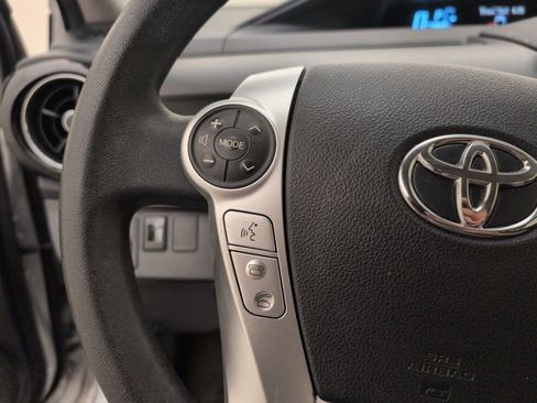 Used 2016 Toyota Prius C Three image 31