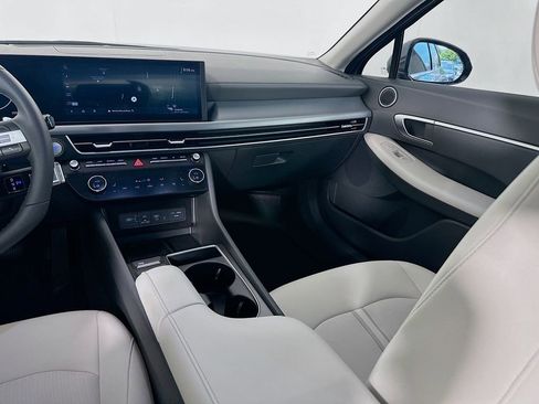 Certified 2024 Hyundai Sonata SEL w/ Convenience Package image 24