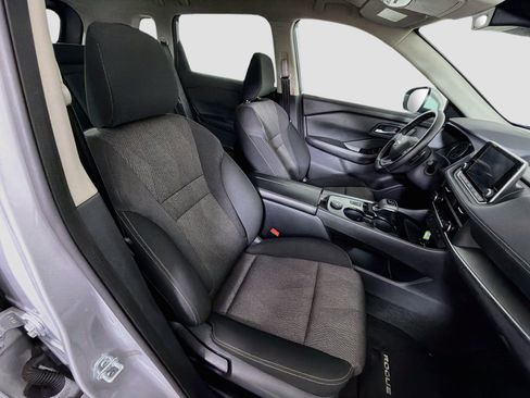 Used 2025 Nissan Rogue SV AWD/4WD image 30