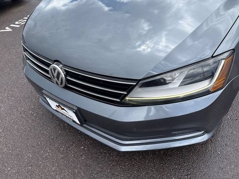Used 2017 Volkswagen Jetta SEL FWD image 9