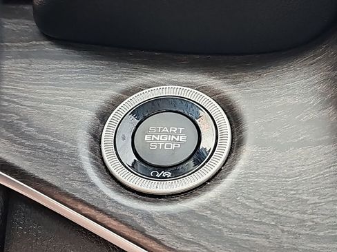 Used 2022 Jeep Grand Cherokee Limited AWD/4WD image 23