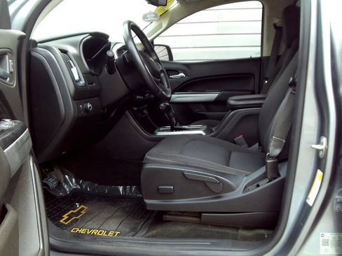 Used 2019 Chevrolet Colorado LT RWD image 14