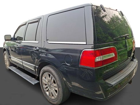 Used 2011 Lincoln Navigator 4WD image 3