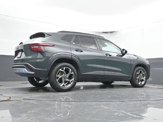 Used 2025 Chevrolet Trax LT FWD image 43