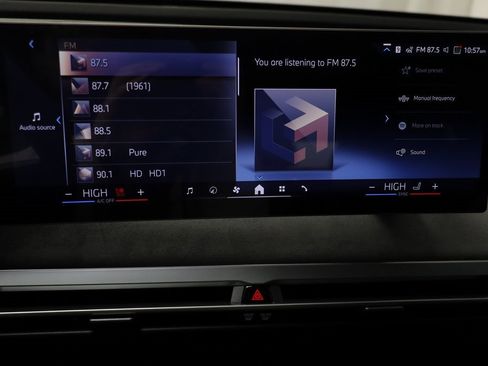 New 2026 BMW iX xDrive60 w/ M Sport Package image 9