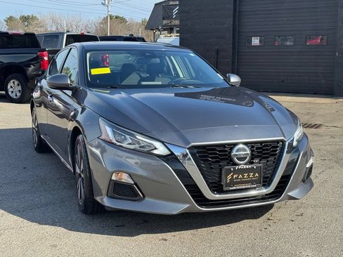 Used 2022 Nissan Altima 2.5 SV w/ SV Premium Package FWD image 13