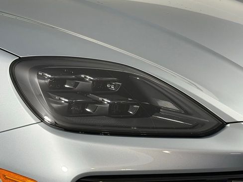 Certified 2025 Porsche Cayenne image 15