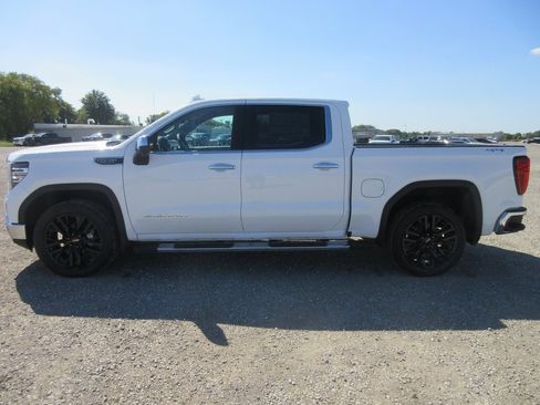 New 2026 GMC Sierra 1500 SLT w/ SLT Premium Package image 9