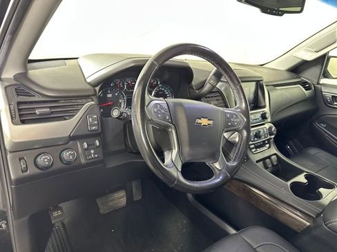 Used 2018 Chevrolet Suburban LT image 13